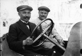 Az első magyar autóversenyző születése napján