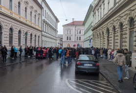 A buzik többletjogaiért őrjöngő csürhe lenne a fidesz alternatívája ?