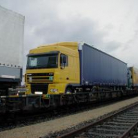Végveszélyben a kamionok vasúti szállítása?