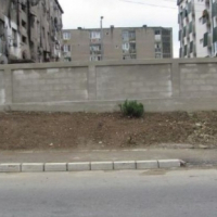 Jogerős ítélet: törvényes a nagybányai romanegyedet körülvevő fal
