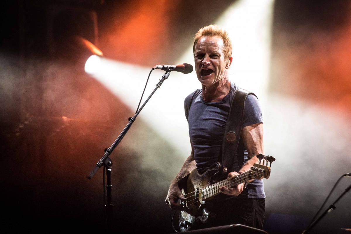 Sting az ukránoknak és a háború ellen tüntető oroszoknak küldte debreceni koncertjének utolsó dalát 